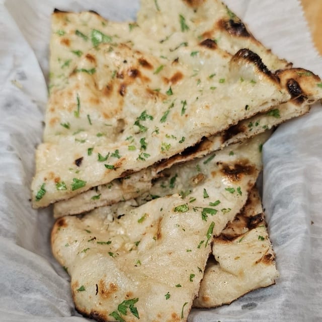 GARLIC NAAN.