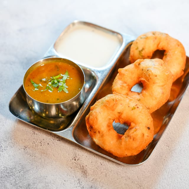 MEDHU VADA.